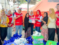 Ketua PMI Parimo Salurkan Bantuan Korban Kebakaran Asrama Parigi