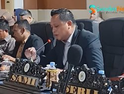 Tak Tahan Lagi! Chandra Walk Out dari Paripurna, Singgung Lemahnya DPRD